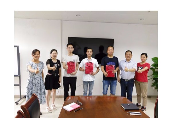 迈世机房监控新员工转正照片