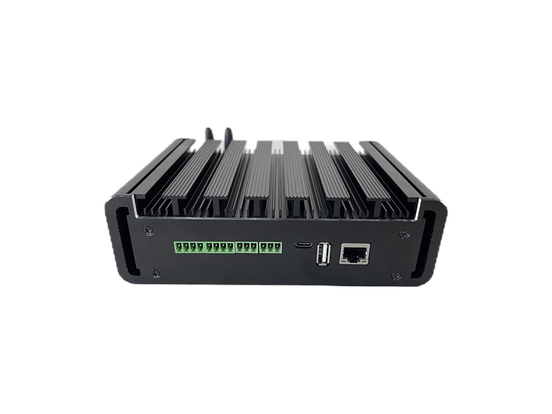 边缘计算网关OM-EG10-5Tops背面 边缘计算网关OM-EG10-5Tops背面
