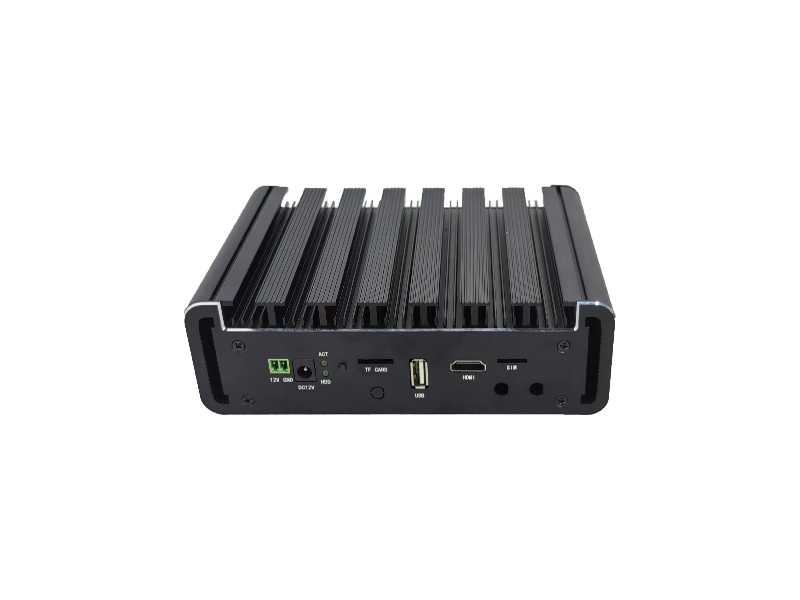 边缘计算网关OM-EG10-5Tops正面 边缘计算网关OM-EG10-5Tops正面