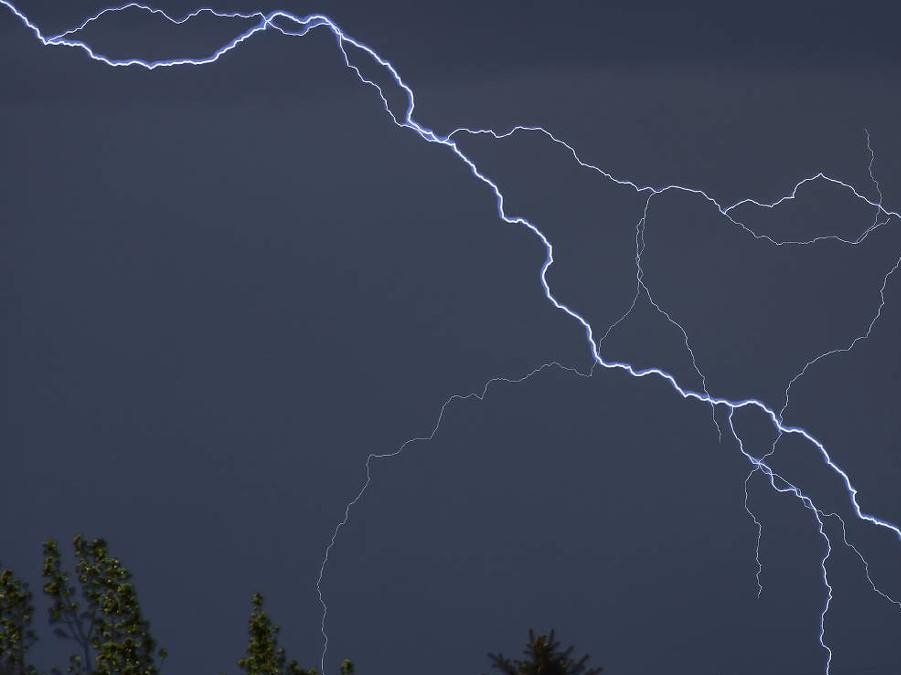 机房动环监控系统，防雷是必要