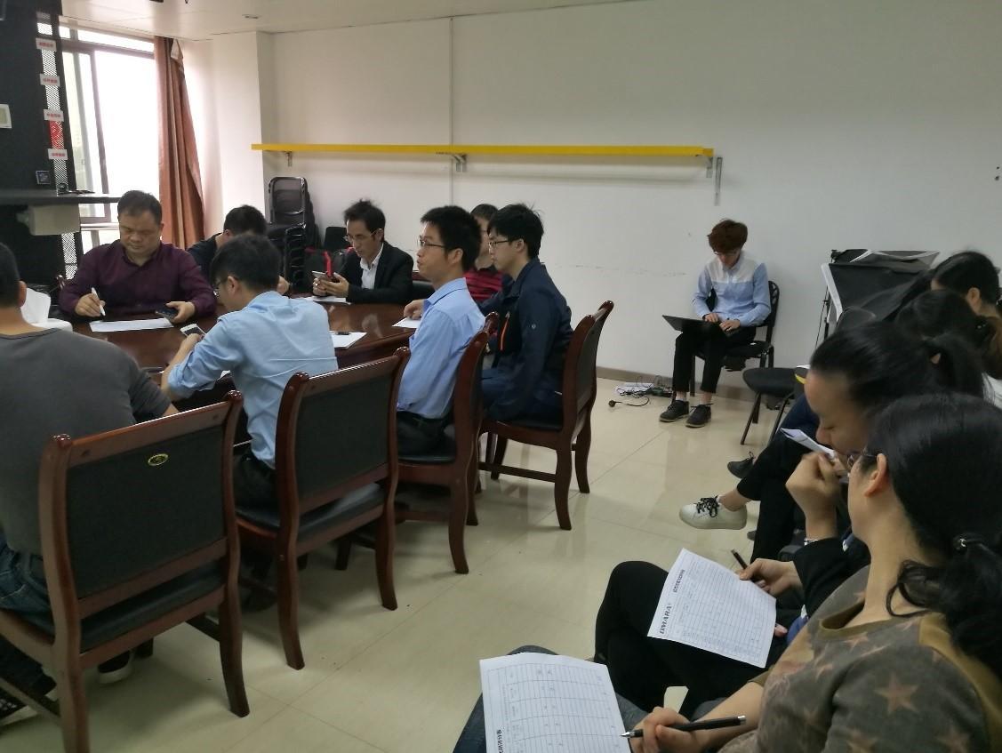 方案演讲比赛评审团