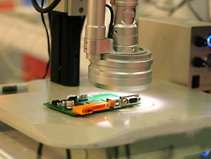 通过检测仪进行最后检测