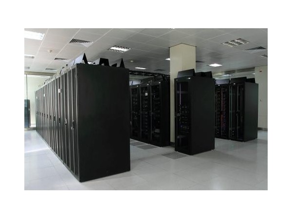 企业机房无人值守集中监控系统，实时运维助手