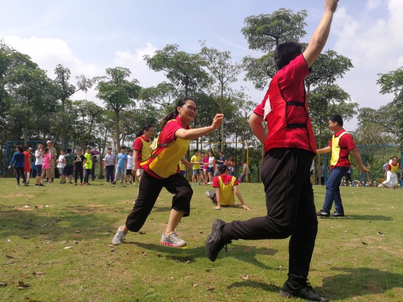 活动之“撕名牌”